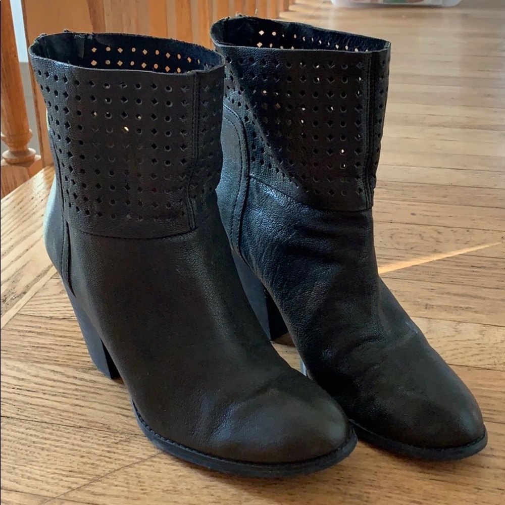 NINE WEST black leather booties SIZE 8 1/2